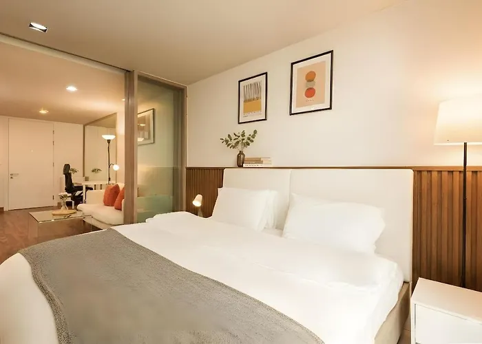 Apartment Bts Nana Station-pool And Gym Great *