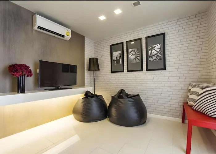 Apartment Bts Nana Station-pool And Gym Great